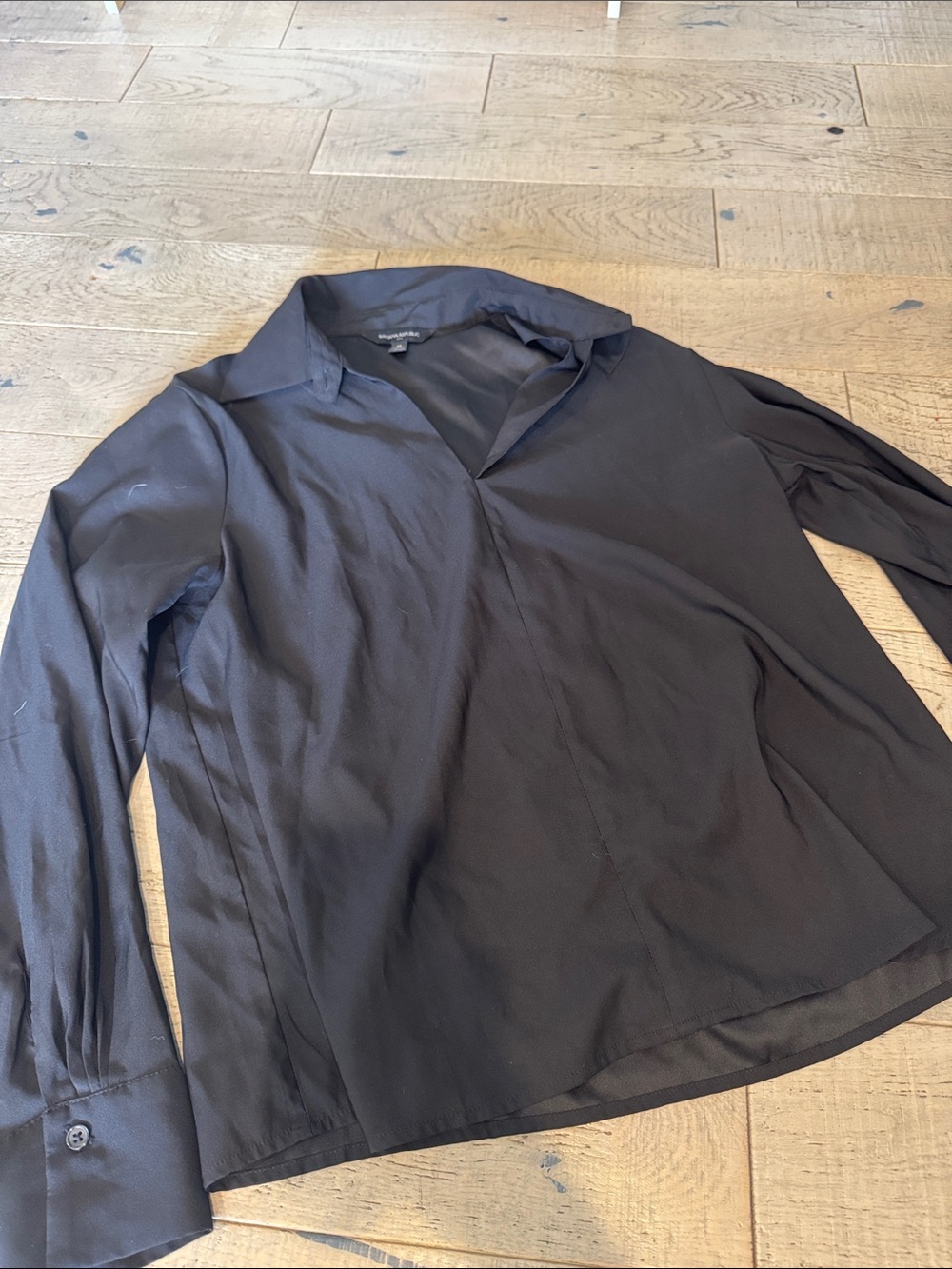 Banana Republic split neck top